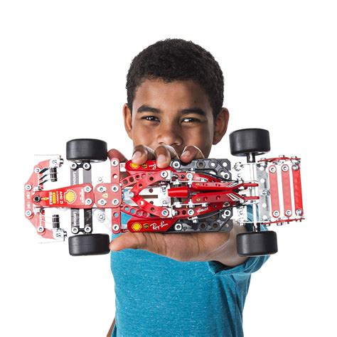 Lewis hamilton was de verdedigend wereldkampioen bij de coureurs en zijn team mercedes bij de constructeurs. Meccano Formule 1 Ferrari à construire