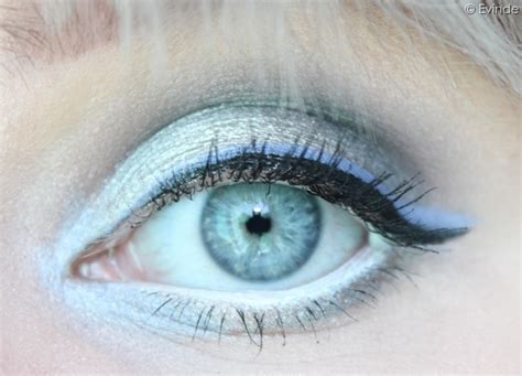 Silver Eyeshadow With Blue Eyes Beautiful Eyeshadow