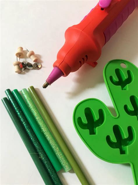 How To Make Cactus Shaped Push Pins From Glue Sticks Diy