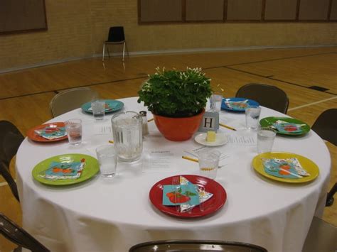 Decorated a table at a church dinner | Party Ideas / Gifts | Pinterest