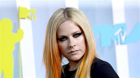 Does Avril Lavigne Have Lyme Disease The Us Sun