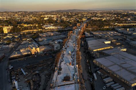 6th Street Bridge See Photos Of The Viaduct Construction Los Angeles