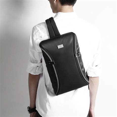 The Most Functional And Stylish Cross Body Chest Bag Gizmodern