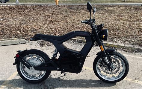 Phog motorcycle crowd would you