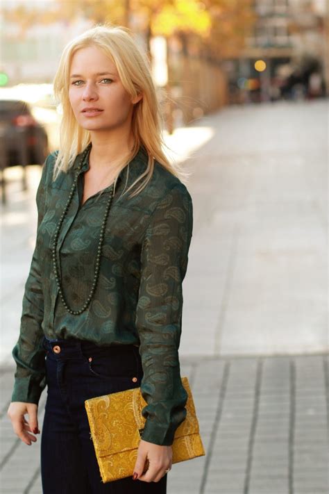 Miriam Ernst Fashion Blogger Yellow Bag Eleonor And Louise Green Blouse Jeans1 Be Sparkling