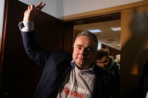 „gazeta polska po krytyce zmienia treść naklejek. "Gazeta Polska" zmieniła treść nalepek wymierzonych w LGBT ...