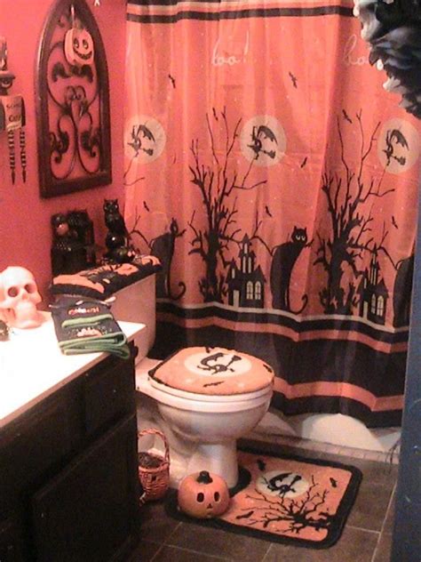 Serpents toilet seat lid topper.diy murder, bathroom decorations, halloween parties, halloween decor, walking dead. Decor: Amazing Halloween Bathroom. | Halloween bathroom ...