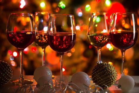 The Holiday T Guide For Wine Lovers Who Already Have Everything