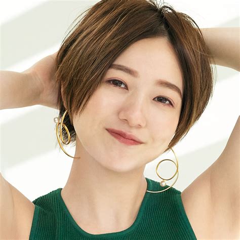 【最新ヘアアレンジ】おしゃれなショートヘアまとめ | 簡単 ...