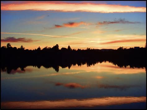 обои Солнечный лучик пейзаж закат солнца озеро воды Размышления