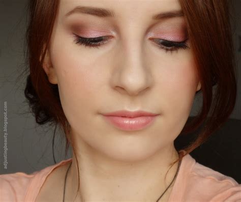 Soft Pink Makeup Adjusting Beauty