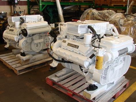 Three versions of the 3208 engine have varying power ratings. Pair of Cat 3208 Marine engines 435 HP 1Z30051 [CO8980 ...