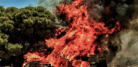 See 21 authoritative translations of fire in spanish with example sentences, conjugations and audio pronunciations. Φωτιά Κεχριές τώρα: Εκτός ελέγχου η κατάσταση - Εκκενώθηκε ...
