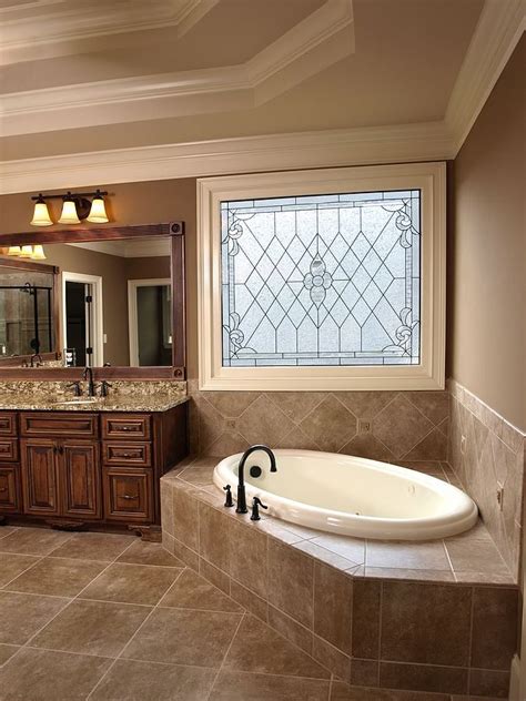 Large tubs can be set at the corners and small pots may be scattered among the permanent flowering plants. 6 Bathtub Designs that will Make your Jaw Drops! | Pouted.com