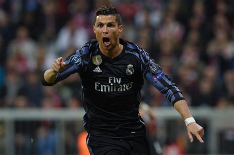 Ronaldo went to real madrid in his prime whilst he joined united as a 18 year old, you have to consider this before you compare their goal stats. (VIDEO) CON DOBLETE DE CR7: Real Madrid derrotó al Bayern ...