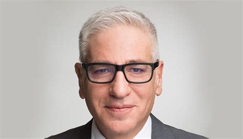 השער ממשיך ויורד ומשאיר אותנו מול שוקת שבורה ועם רווחיות ההולכת ונשחקת. "אין שום סיבה הגיונית להמשיך להחזיק את ענף המלונאות סגור ...