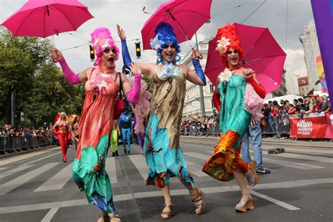 Juni 2018 wird die regenbogenparade zum 23. Regenbogenparade und Vienna Pride 2017: Party mit pinken Pumps