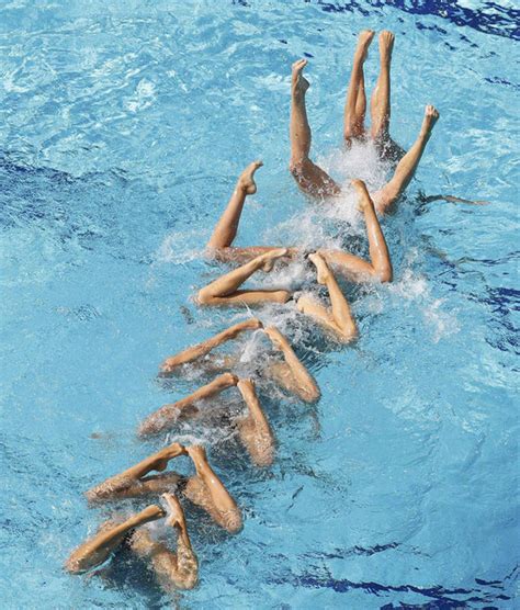 russia s synchronised swim team wows olympic crowds life life and style uk