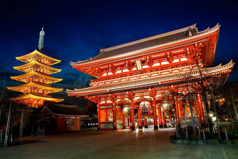 Gate And Pagoda Of Senso Ji Shrine In Tokyo Stock Image Image Of Dark