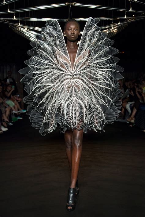 Iris Van Herpen Translates Motion Of Bird Flight Into Pleated Garments