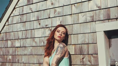 Download Wallpaper House Wall Model Tattoo Red Hattie Watson Section Girls In Resolution