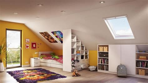 Kinderzimmer unterm Dach #dachschräge #bücherregal ...