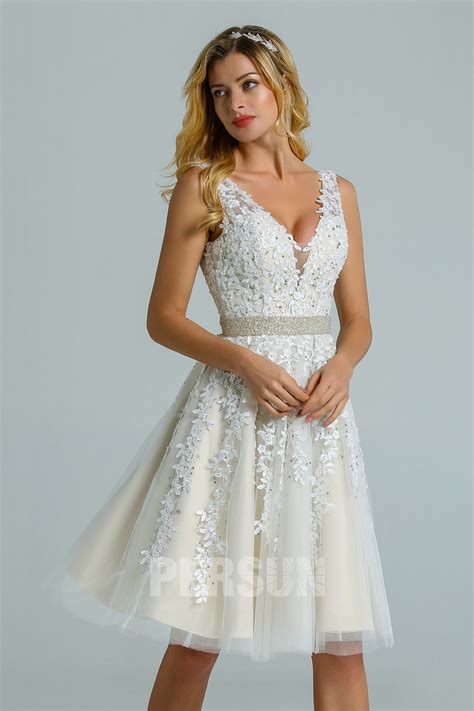 Trouvez la robe de soirée dentelle pas cher avec des motifs de délicatesse vous êtes sur la bonne page ! Robe de soirée courte dentelle rétro 2020 à col v dos nu ...
