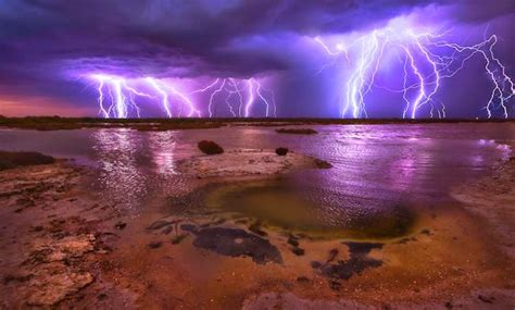 Dangerous Power Of Nature Fascinating Photos Lightning Strikes