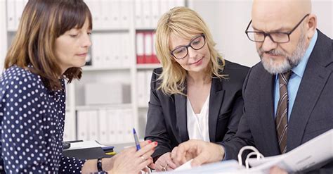 Möchte man das haus selbst nutzen eine annahme der erbschaft lohnt sich nur, wenn der nachlasswert die verbindlichkeiten übersteigt. Erbschaft eines Hauses | Ärzte & Apotheker Immobilien