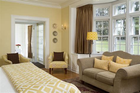 6 Yellow Bedroom Photos And Ideas