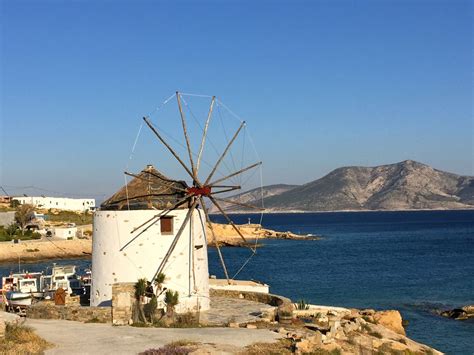 Di queste isole (tra 1200 e 6000 lembi di terra che spuntano dall'acqua come dei capezzoli avvizziti sul corpo del mediterraneo) non sappiamo con. 9 isole greche di cui non avete mai sentito parlare nel ...