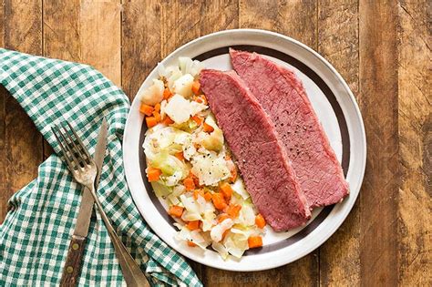 Put your corned beef in a large stock pot or other pan large enough for the meat, veggies and. Corned Beef and Cabbage For Two - Homemade In The Kitchen
