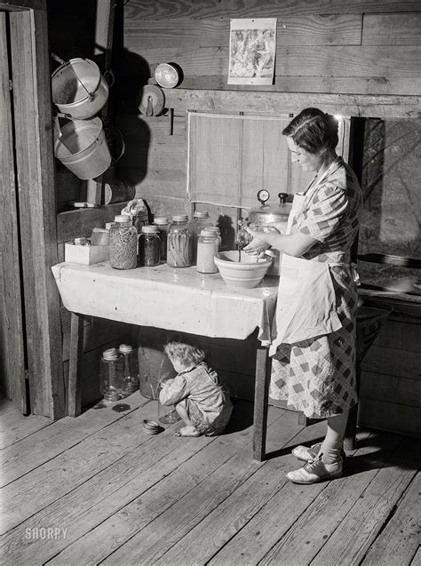 Shorpy Historic Picture Archive Mama S Kitchen 1941 High Resolution