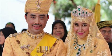 Pengiran anak isteri pengiran raabi'atul 'adawiyyah binti pengiran haji bolkiah issue: Pangeran Abdul Malik dari Brunei Darussalam resmi menikah ...