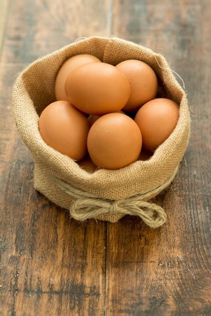 Muchos Huevos Crudos Foto Premium