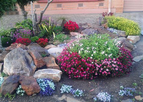 Landscaping rock garden prices can get pretty expensive depending on the size and availability of the rocks. 23+ Rock Garden Designs | Garden Designs | Design Trends ...