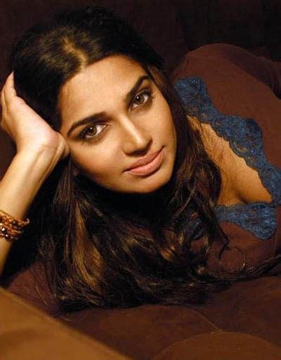 Bollymirchi Nadia Ali Pakistani Pop Singer Hot Images