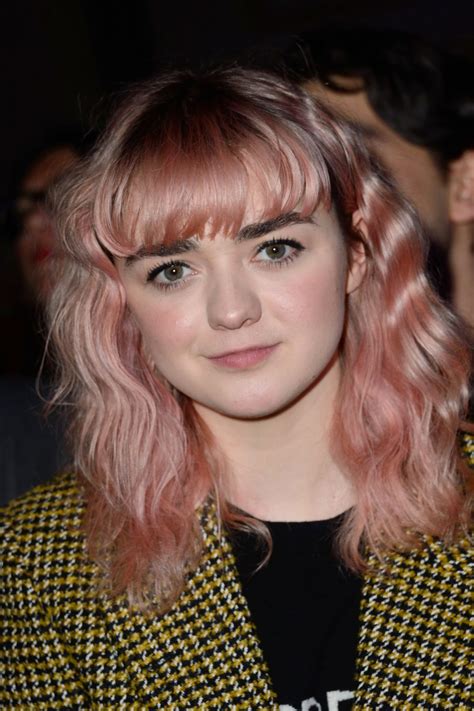 She is an actress, known for game of thrones (2011), corvidae (2013) and the olympic ticket scalper (2012). Maisie Williams - Paul Smith Menswear Fall/Winter 2019-2020 Show in Paris • CelebMafia