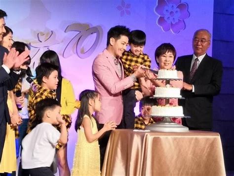陳治廷、黃莑茗、何世華、林宣豪、楊景翔、張峻瑋、林家漾／任立、林信宏、賴盈浩、陳治源、李東翰 3月29日 傅俊傑、郭哲瑋、李承隆、劉浩文、王柏融、何書瑋、林子祐、陳廷軒、林嘉瑋、梁善鈞／顏士叡、陳家裕、李哲安、陳傳欣 高難度舞蹈挑戰 2021年 媽媽70歲壽宴 林志穎：人生七十才開始 - 亞洲 - 明周娛樂
