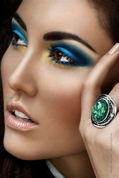 Prachtige Blauwe Oogschaduw Wonderful Blue Eyeshadow Beautiful