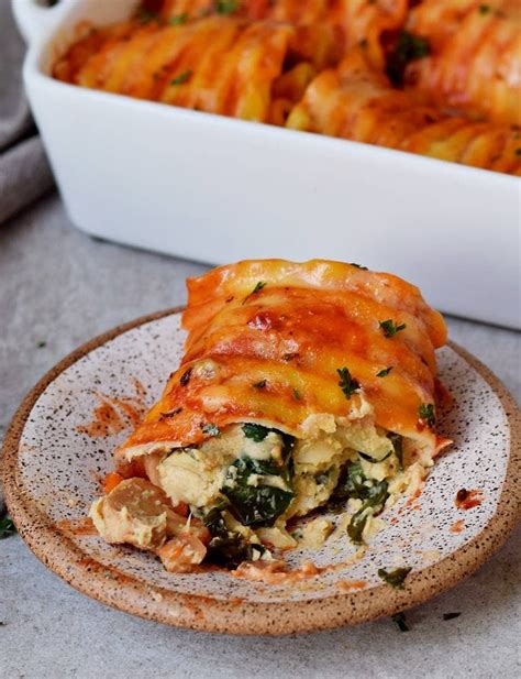 These Vegan Lasagna Roll Ups Are Filled With Hummus Spinach And