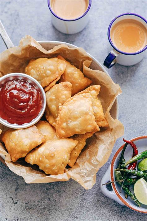 The Best Indian Punjabi Samosa Recipe (With Aloo ...