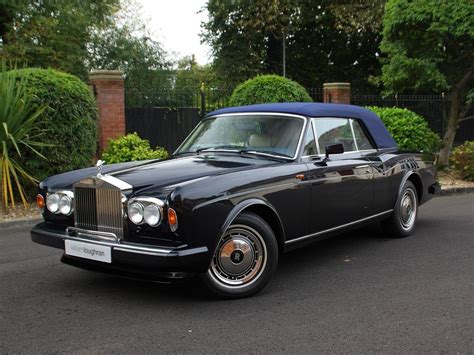 The waist rail was lower and a graceful 'cupid's bow' was deftly incorporated. Rolls-Royce Corniche | hobbyDB