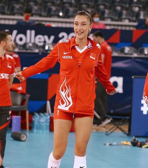 Hande Baladin Biography Wiki Age Height Weight Interesting Facts Volleyball Career Awards