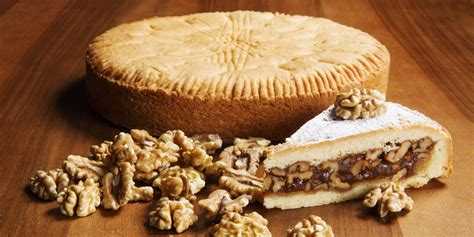 Folgen sie mir auf 49tomaten mürbeteigkuchen, weiches karamell und walnüsse backzeit ca. Rezept: Bündner Nusstorte | Graubünden Ferien Schweiz