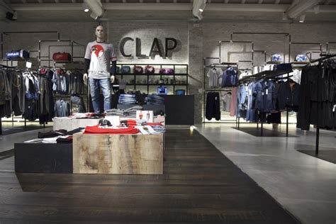 Proudly 100% made in sassuolo, italy. » Clap Store by Fabio Caselli Design, Sassuolo - Italy