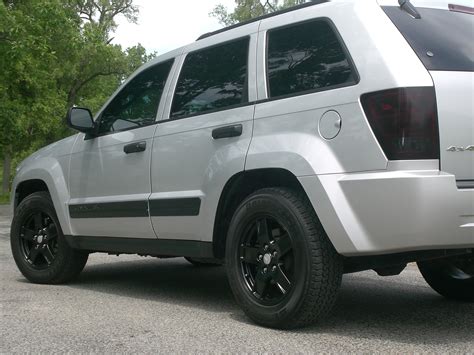 The vehicle was a joint effort with mercedes, and as a result ended up with the u.s.'s top safety rating. FamousAffliction 2005 Jeep Grand Cherokee Specs, Photos ...