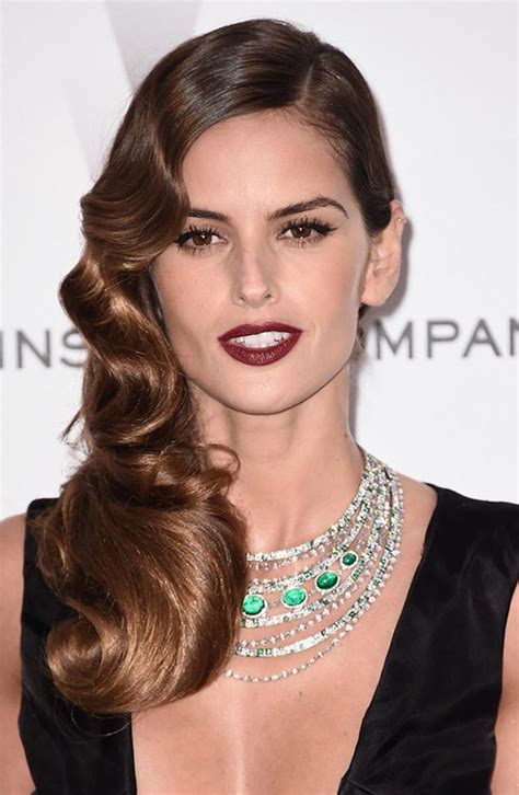 For wedding guest hair that's classic but not overly formal, try this glamorous curled ponytail. 10 Wedding Guest Hairstyles for Summer | Fashionisers