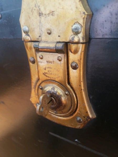Antique Trunk Lock Doesnt Unlatch Lock Just Spins With Key Inside