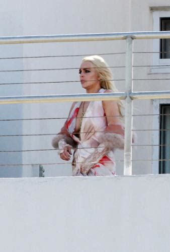 Photos Lindsay Lohan Wardrobe Malfunction In Miami